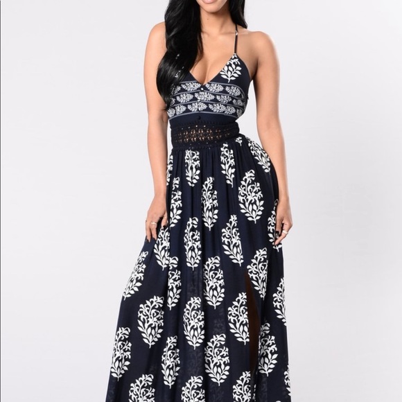 Fashion nova navy maxi dress with front slit - Picture 1 of 8